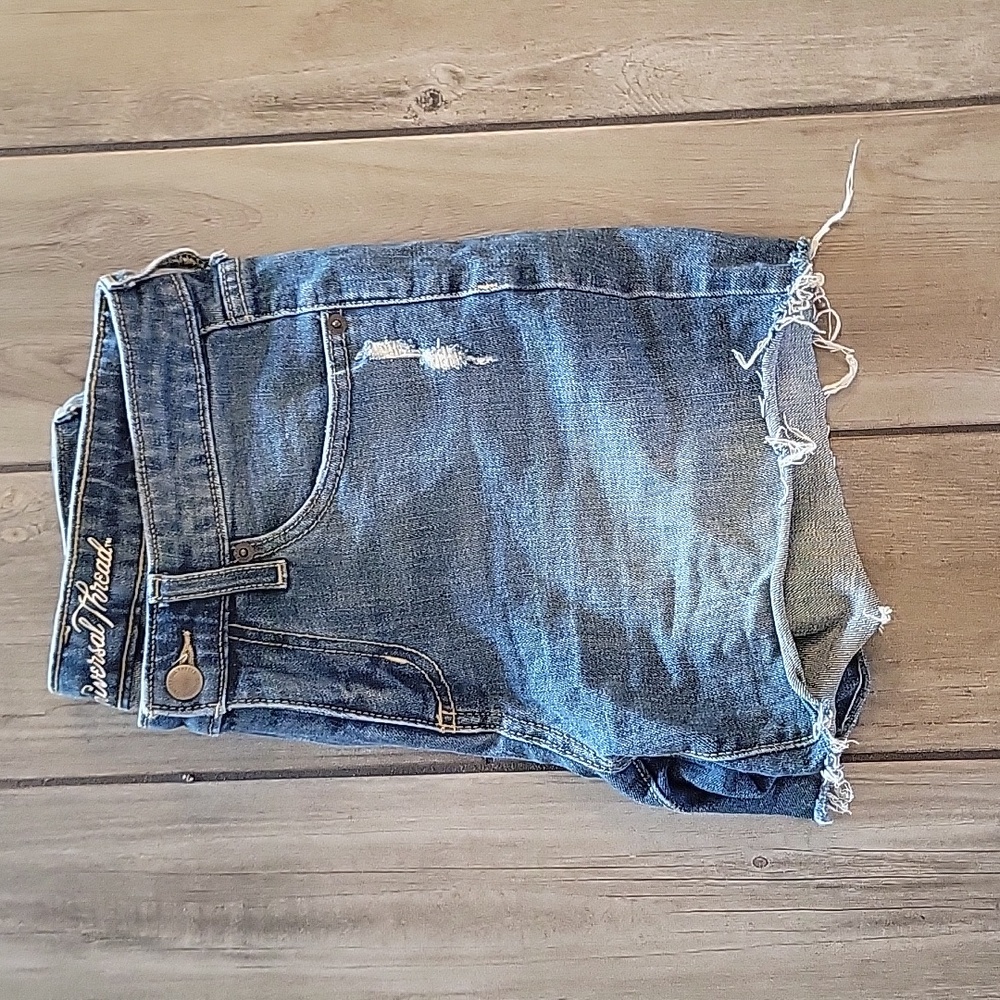 Universal Thread Jean Shorts - Picture 2 of 3